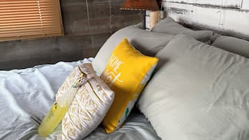 1 bedroom, WiFi, bed sheets