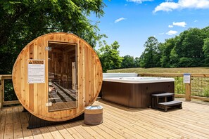 Terrace/patio - Ultimate Asheville Getaway: Playground·HotTub·Sauna·Game Room· Fenced·15 min AVL (Asheville)