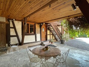 Outdoor dining - Gîte de Charme Alsacien 4 Proche Strasbourg (Mundolsheim)