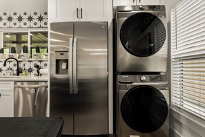 Interior - Arlington Retreat: Walk to AT&TStadium + GlobeLife (Arlington)