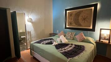 9 bedrooms, desk, iron/ironing board, travel cot