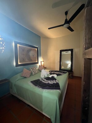 9 bedrooms, desk, iron/ironing board, travel cot - Casa Gil Flores, ideal para familias 2 recamaras, 2 baños, sala, cocina, alberca (San Francisco)