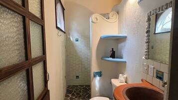 Towels, soap, shampoo, toilet paper