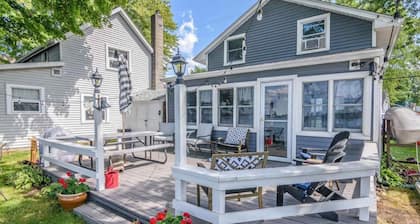 Wampler’s Lake Adorable 3-bedroom Lakefront Cottage 🏡🐟🛶☀️