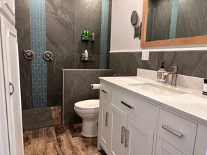 Unclassified image, 3 of 7, button - The Green Room (Moscow)