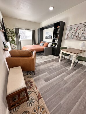 Unclassified image, 4 of 15, button