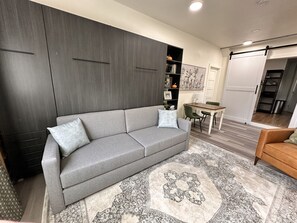 TV - The Green Room (Moscow)