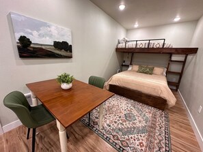 Unclassified image, 4 of 7, button - The Green Room (Moscow)