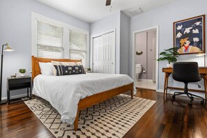 2 多间卧室、熨斗/熨衣板、WiFi、床单