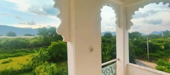 Hotel mountain palace Udaipur