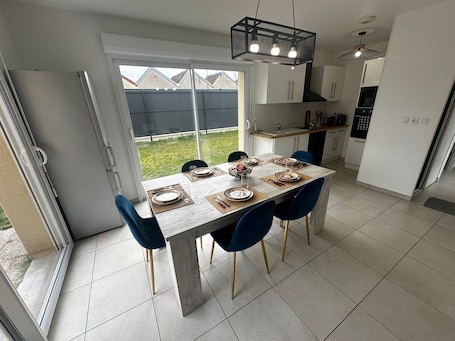 Dining. Maison Individuelle Troyes