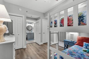 Room - Emerald Escape! Newly remodeled spacious 3-bedroom condo with oversized balcony! (Destin)