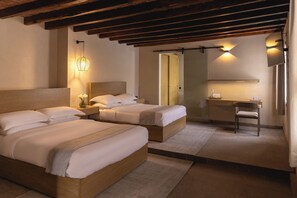 Elite Double Room, Courtyard View | Premium bedding, down comforters, pillowtop beds, in-room safe - Orchid House Coyoacán (Mexico City)