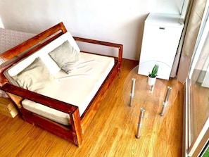 Living area - Cozy and basic private unit in lovely Jaco with WiFi, AC, across from the surf (jaco)