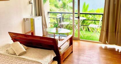 Cozy and basic private unit in lovely Jaco with WiFi, AC, across from the surf