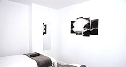 Cozy Birmingham house JLR NEC Airport ResortsWorld