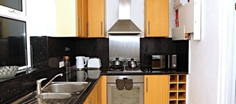 Cozy Birmingham house JLR NEC Airport ResortsWorld
