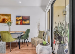 Dining - South Palm Springs Gem with In Unit Washer and Dryer and views of Bob Hope House (Palm Springs)