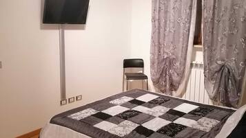 1 camera, ferro/asse da stiro, Wi-Fi, lenzuola