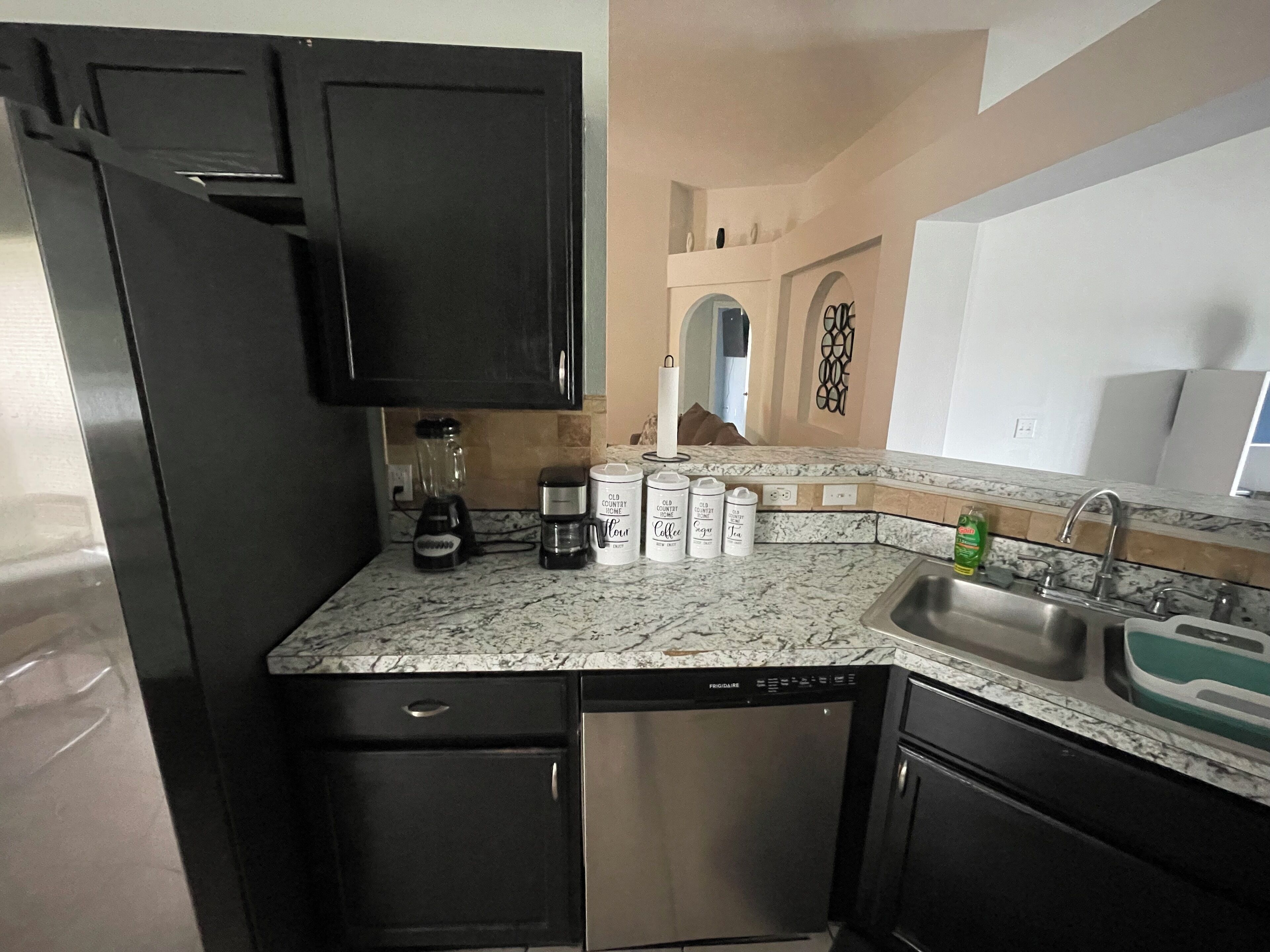 Mikrobølgeovn og oppvaskmaskin