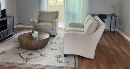 Cozy 2-bedroom condo with amazing views WiFi and AC in W. El Paso