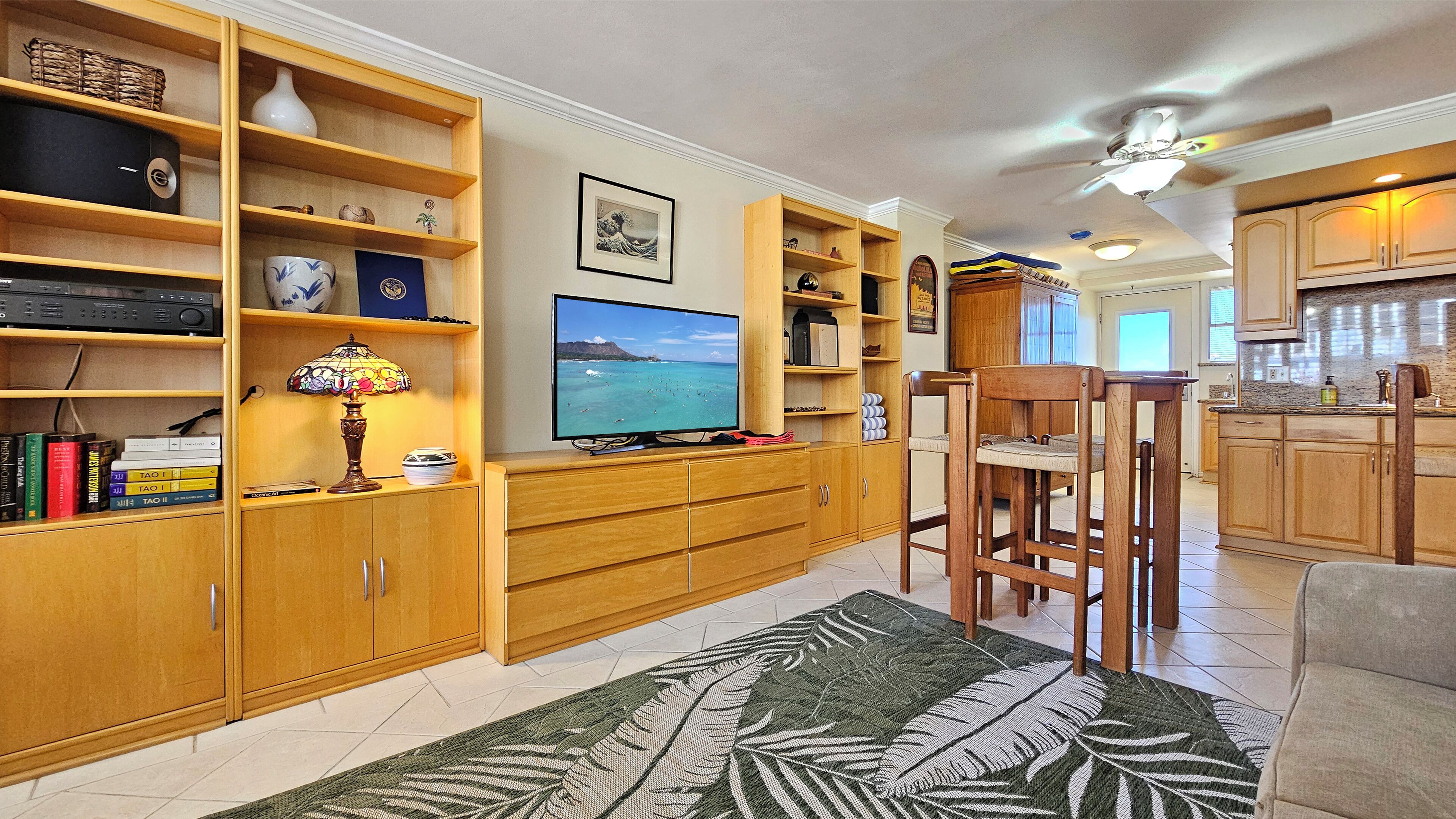 Best Location In Waikiki Open Design Penthouse Studio-waikiki Grand Hotel® 1005 - Honolulu
