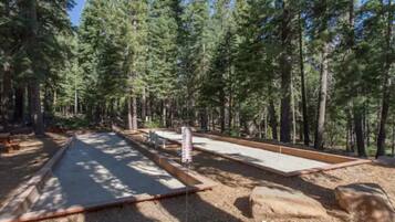 المنطقة المحيطة بالمنشأة