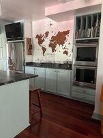 Desayuno con opciones de la cocina local incluido todos los días 