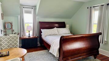 Comfort Double Room | Blackout curtains, iron/ironing board, free WiFi