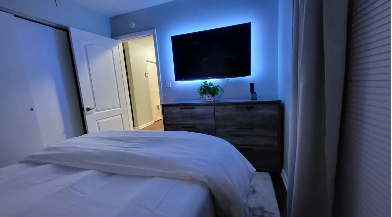 2 多间卧室、熨斗/熨衣板、WiFi、床单