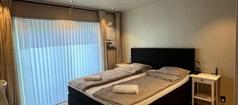 Charming 2-bedroom in sheared apartment in lovely Bergen with WiFi, AC