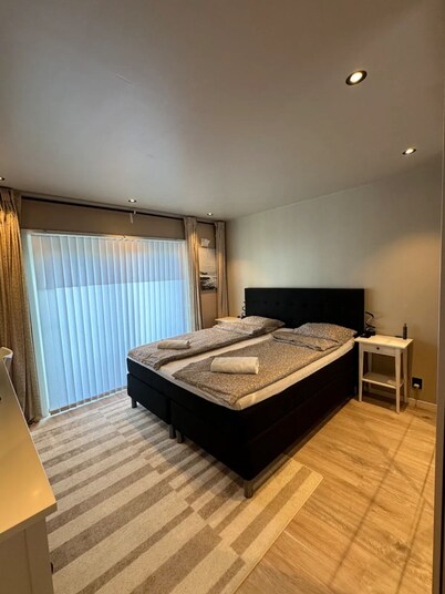Charming 2-bedroom in sheared apartment in lovely Bergen with WiFi, AC