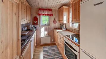 ثلاجة، فرن، موقد طهي مسطح، غسالة أطباق