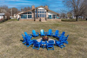 Terrace/patio - Harbor House Monkey Island, 3bd/3ba, Dock, FirePit (Monkey Island)