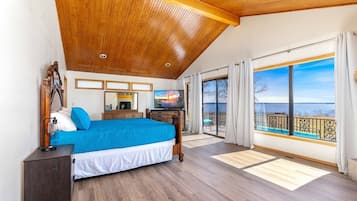 3 bedrooms, iron/ironing board, travel crib, WiFi