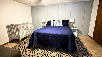 1 bedroom, iron/ironing board, travel cot, WiFi