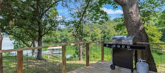 Sunset Island - 2 bed/1.5 Ba Guest house w/ Dock