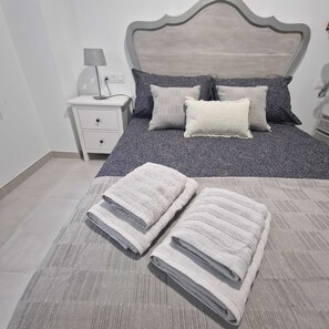 1 bedroom, iron/ironing board, WiFi, bed sheets - Camifa Canteras Beach Paradise (Las Palmas de Gran Canaria)