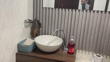 Towels, soap, shampoo, toilet paper