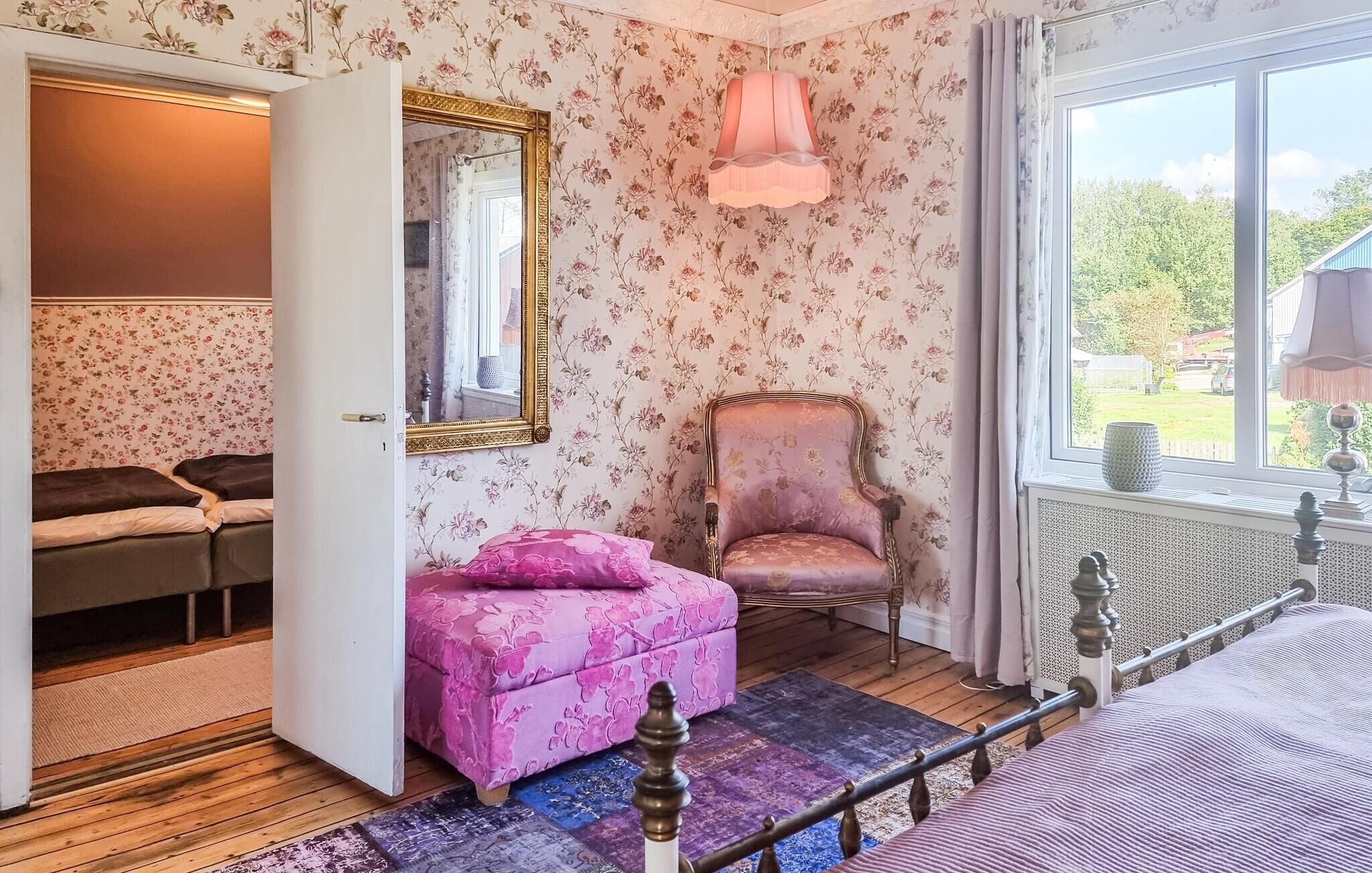 4 bedrooms, free WiFi, bed sheets