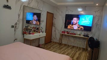 3 habitaciones y ropa de cama