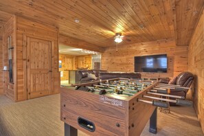 Spielezimmer