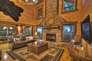 TV - Aska Ridge Lodge | Hot Tub | MTN Views | Pool Table | (Blue Ridge)