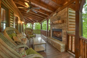 Terrace/patio - Aska Ridge Lodge | Hot Tub | MTN Views | Pool Table | (Blue Ridge)