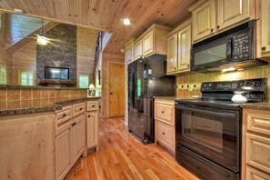 Refrigerador, microondas, horno, placa de cocina