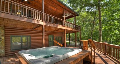 Luna Landing | Pet Friendly | Mtn Views | Hot Tub |