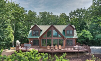Champagne Chalet | MTN Views | Hot Tub | Secluded