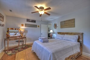 4 bedrooms, WiFi, bed sheets