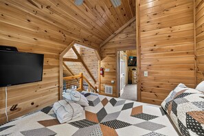 4 bedrooms, WiFi, bed sheets - Shepherd's Sky View | Secluded | MTN Views | Pool Table | (Morganton)