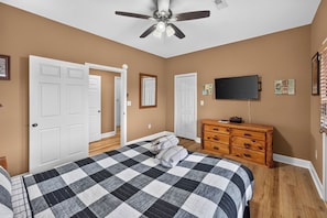 4 bedrooms, WiFi, bed sheets - Shepherd's Sky View | Secluded | MTN Views | Pool Table | (Morganton)